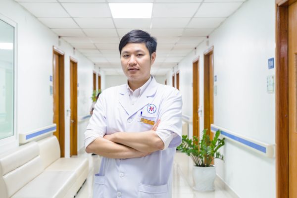 Bác sĩ Mạc Thanh Tú