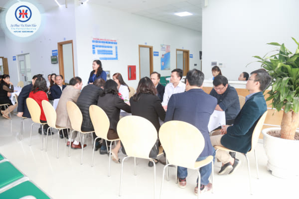 Đoàn lãnh đạo, cán bộ Sở Y tế tiến hành thẩm định Phòng khám Quốc tế Quang Thanh