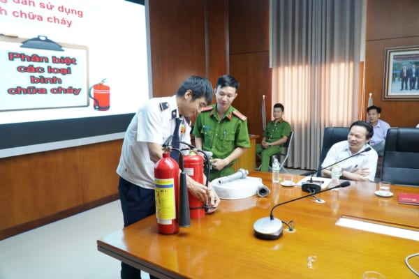 Huấn luyện nghiệp vụ Phòng cháy chữa cháy và Cứu nạn cứu hộ tại Bệnh viện đa khoa Quốc tế Hải Phòng