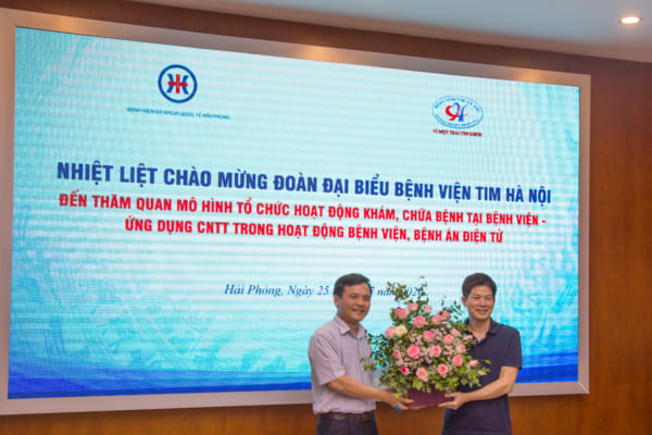 Tiếp đón đoàn Bệnh viện Tim Hà Nội đến thăm quan mô hình tổ chức hoạt động khám chữa bệnh ứng dụng CNTT và bệnh án điện tử tại bệnh viện đa khoa Quốc tế Hải Phòng
