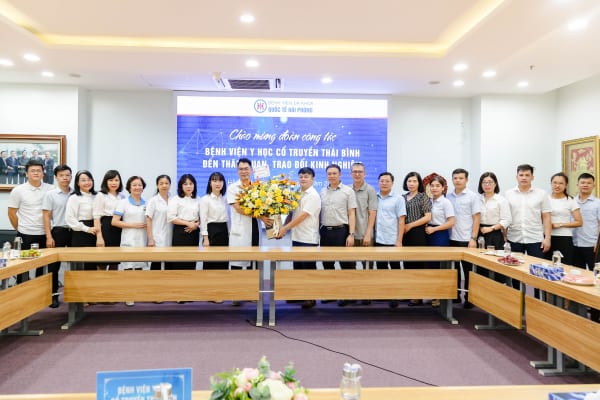 Đoàn công tác Bệnh viện Y học cổ truyền Thái Bình tới thăm quan, trao đổi kinh nghiệm