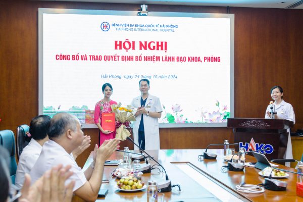 CÔNG BỐ VÀ TRAO QUYẾT ĐỊNH BỔ NHIỆM TRƯỞNG KHOA XÉT NGHIỆM, BỆNH VIỆN ĐA KHOA QUỐC TẾ HẢI PHÒNG