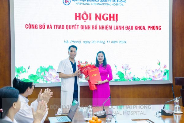 CÔNG BỐ VÀ TRAO QUYẾT ĐỊNH BỔ NHIỆM CHỨC DANH PHÓ TRƯỞNG PHÒNG KẾ HOẠCH TỔNG HỢP, BỆNH VIỆN ĐA KHOA QUỐC TẾ HẢI PHÒNG