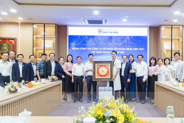 ĐÓN TIẾP ĐOÀN CÔNG TÁC CÔNG TY CỔ PHẦN TẬP ĐOÀN BỆNH VIỆN TNH ĐẾN THĂM QUAN VÀ LÀM VIỆC