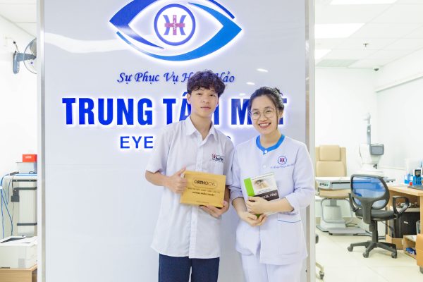 HÀNH TRÌNH KIỂM SOÁT CẬN THỊ CÙNG KÍNH ÁP TRÒNG ORTHO-K