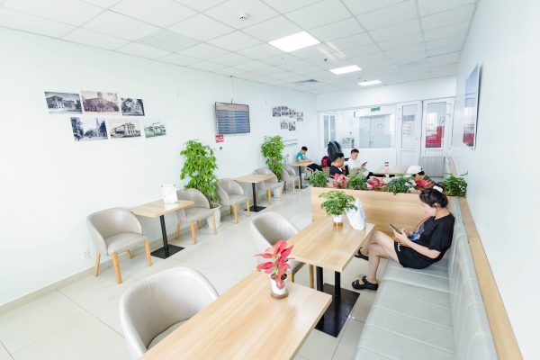PHÒNG CHỜ PHẪU THUẬT: AN TÂM TRONG TỪNG KHOẢNH KHẮC CHỜ ĐỢI