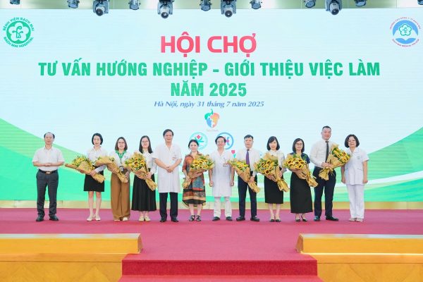 BỆNH VIỆN ĐA KHOA QUỐC TẾ HẢI PHÒNG THAM GIA HỘI CHỢ TƯ VẤN HƯỚNG NGHIỆP – GIỚI THIỆU VIỆC LÀM NĂM 2025 CÙNG TRƯỜNG CAO ĐẲNG Y TẾ BẠCH MAI