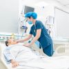 Từ nguy kịch đến hành trình hồi phục: CỤ BÀ 77 TUỔI SỐC NHIỄM KHUẨN, VIÊM PHỔI BIẾN CHỨNG ARDS NẶNG, NHIỄM COVID 19 KÈM NHIỀU BỆNH LÍ NỀN ĐƯỢC CỨU CHỮA THÀNH CÔNG